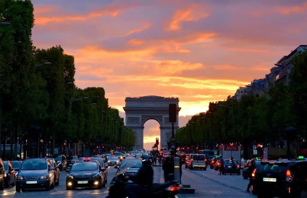 When is the Best Time to Visit Paris France in 2026 ( Free Itinerary )